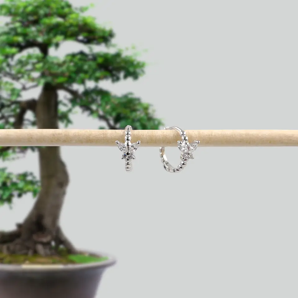 Argollas Mariposa Blanca | Plata 925 baño de rodio 4