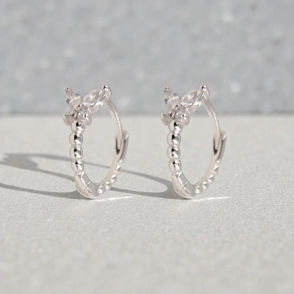 Argollas Mariposa Blanca | Plata 925 baño de rodio 5