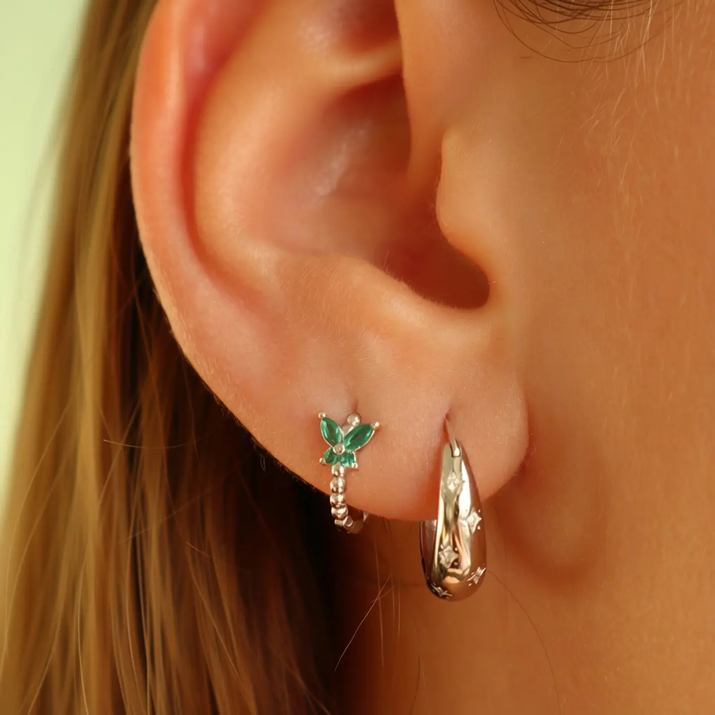 Argollas Mariposa Verde | Plata 925 baño de rodio 2