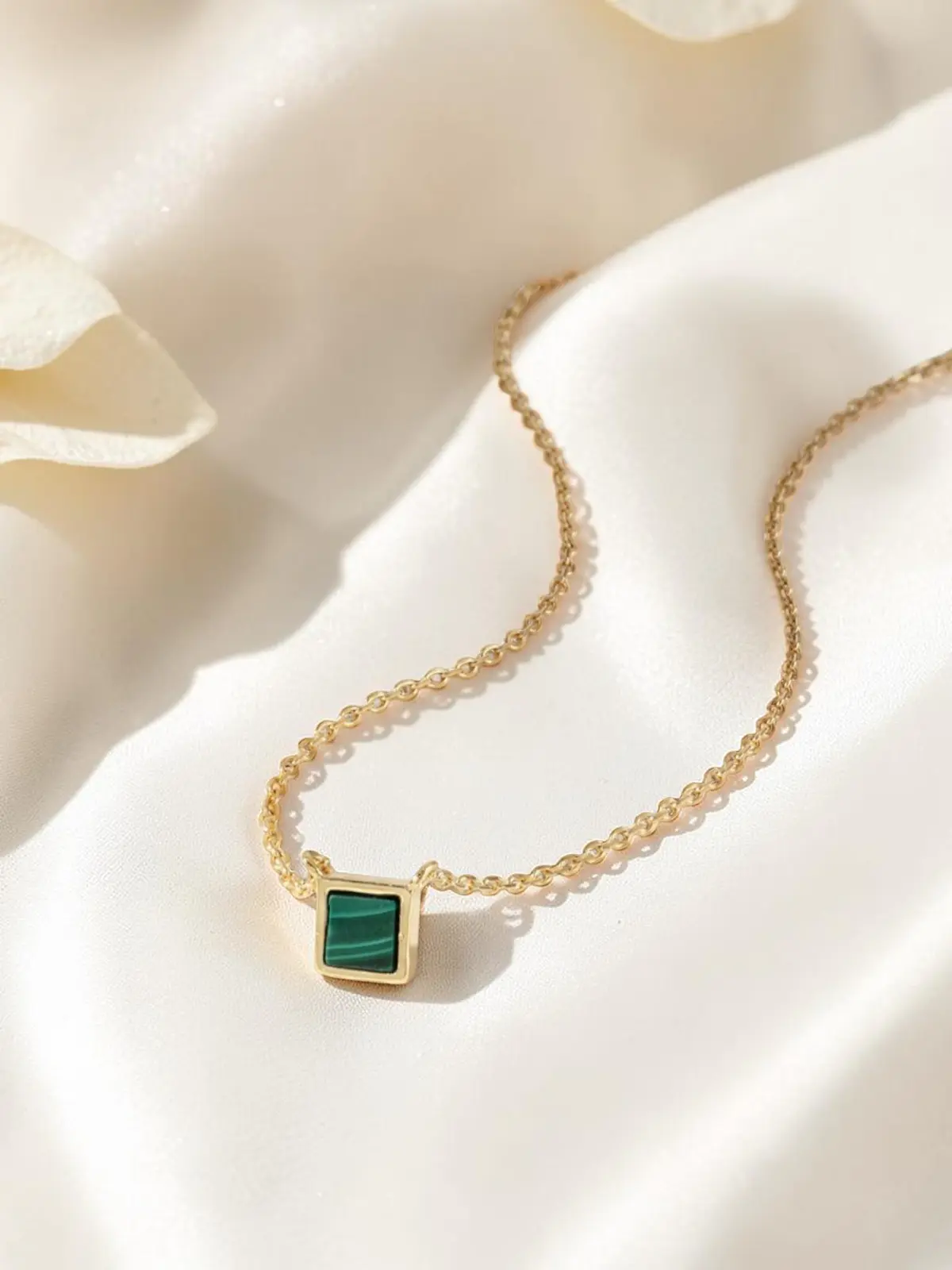 Collares
