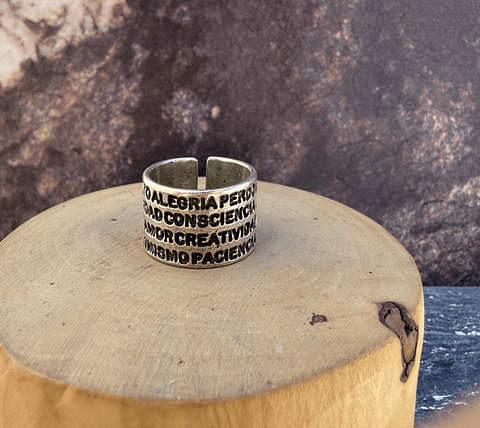 Anillo con 16 Palabras positivas de plata 950 
