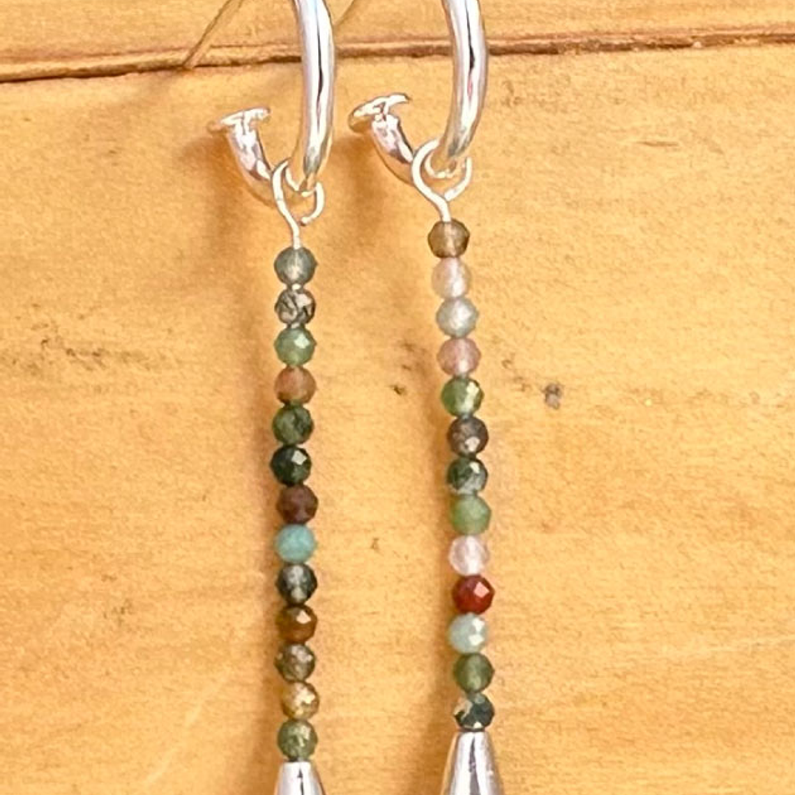 Aros Campanita con Alambre Plata 950 y Mostacillas de Piedra 1