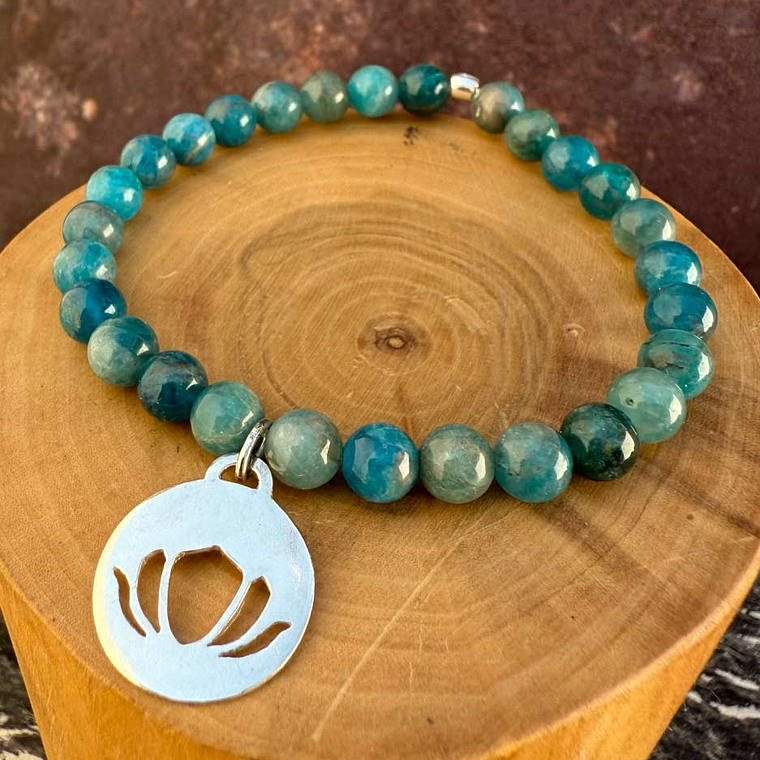 Pulsera Elástica con Medalla Flor de Loto Calada de 1.5 cms hecha con Plata 950 y Mostacillas de Piedras 2