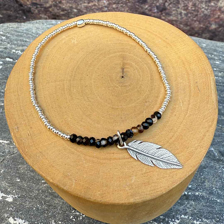 Pulsera elástica Pluma de plata 950 y mostacillas de plata1000 y Piedras  2