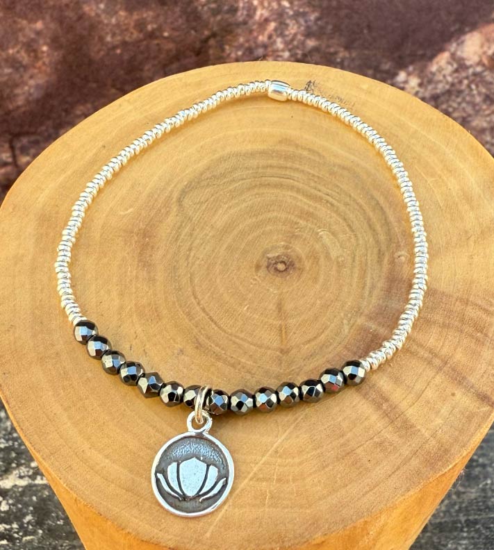 Pulsera elástica con Flor de Loto plata 950,  mostacillas de plata 1000 y piedras  3