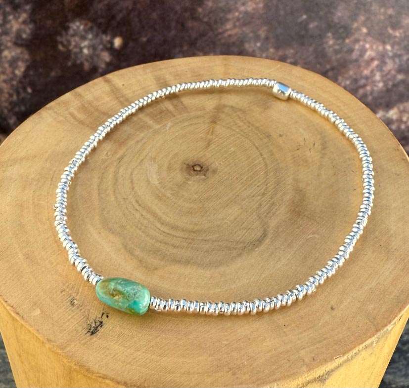 Pulsera elástica con Mostacillas de Plata 1000 y una  piedra 2