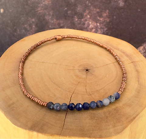 Pulsera elástica de mostacillas de Cobre y Piedras