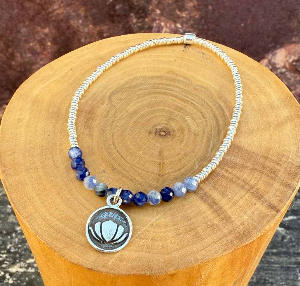 Pulsera elástica con Flor de Loto plata 950,  mostacillas de plata 1000 y piedras  4
