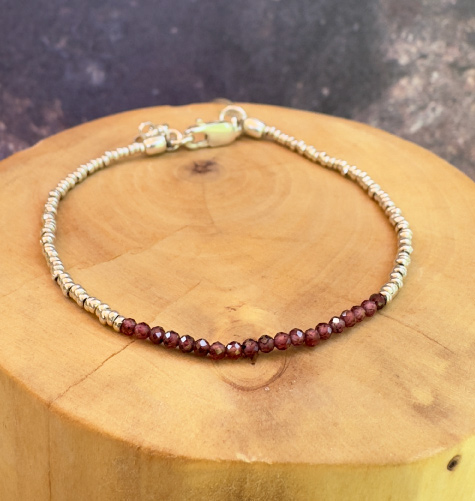Pulsera con Broche Ajustable, Mostacillas de Plata 1000 y Piedras 3