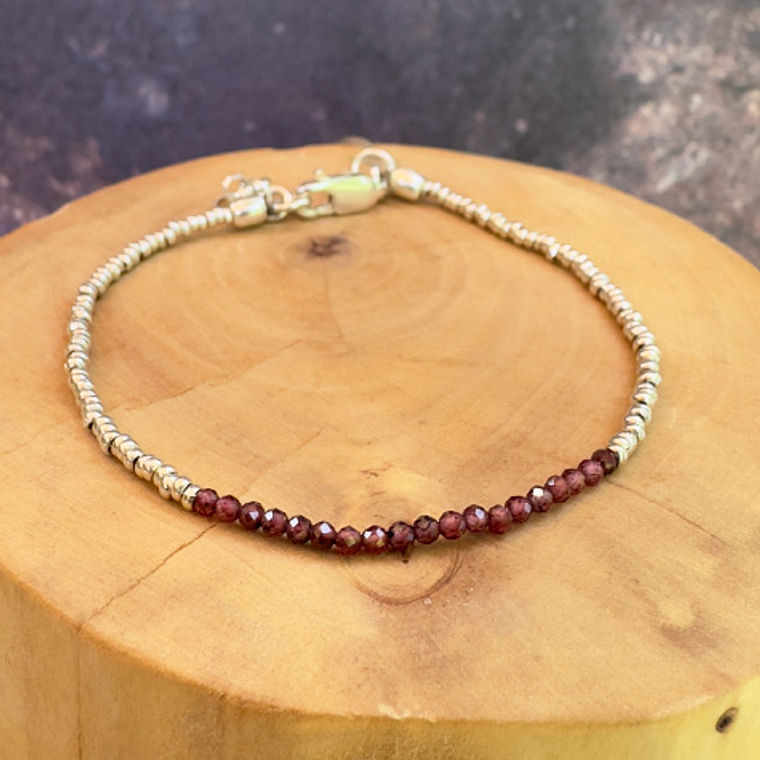 Pulsera con Broche Ajustable, Mostacillas de Plata 1000 y Piedras 3