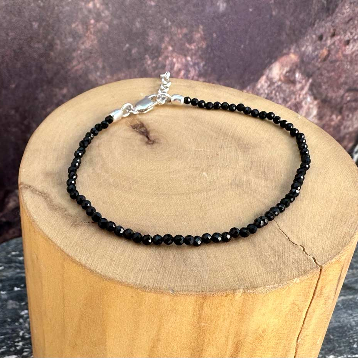 Pulsera con Broche Ajustable, Mostacillas de Plata 1000 y Piedras 4