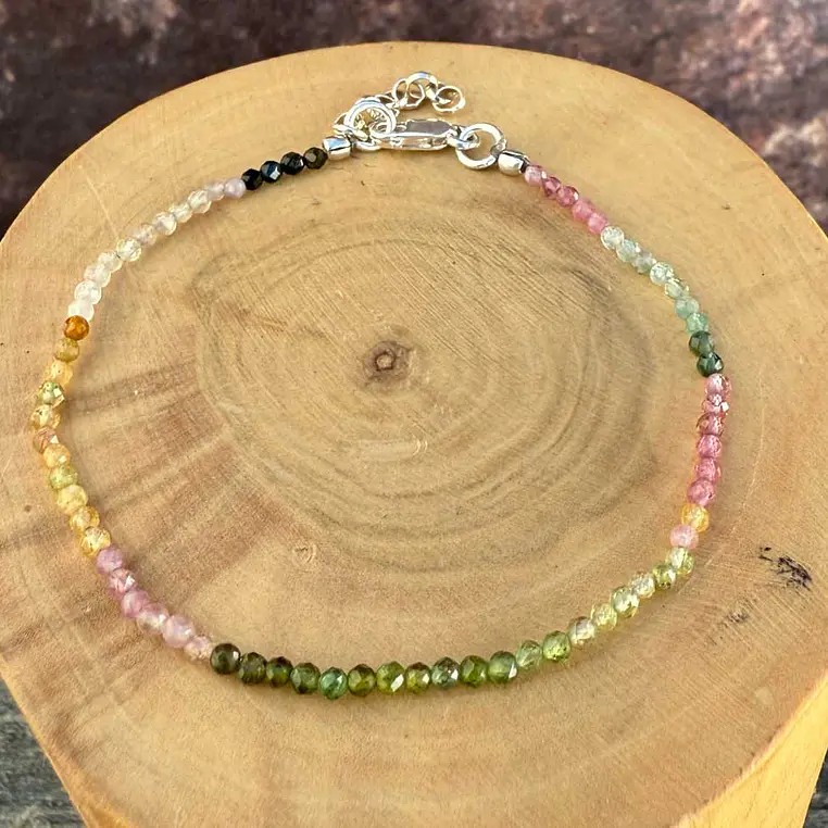 Pulsera con Broche Ajustable de plata y  mostacillas de  piedras 5