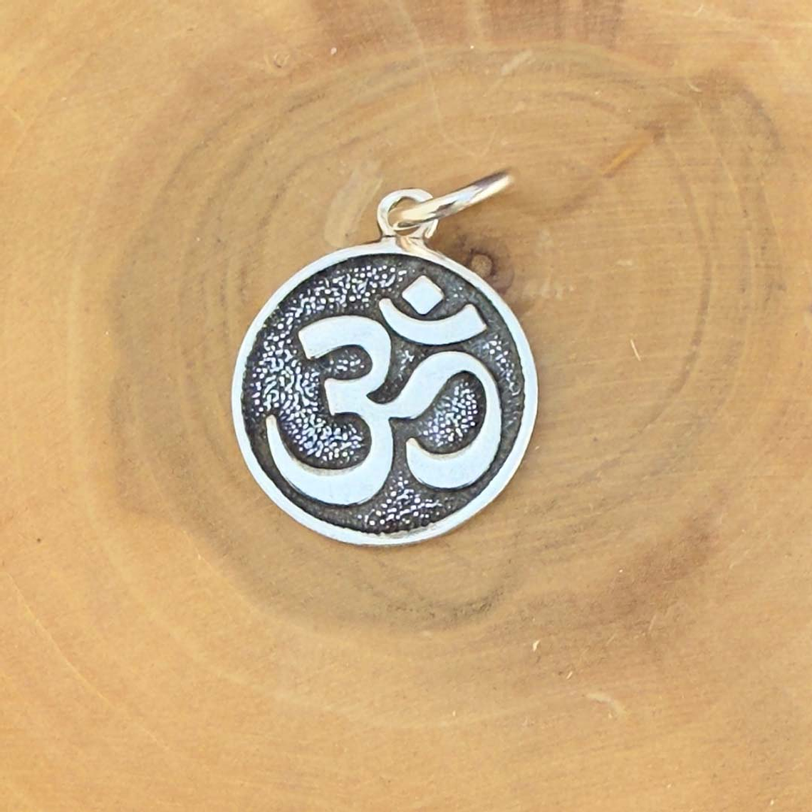 Medalla Om 1,5 cm de Plata 950 1