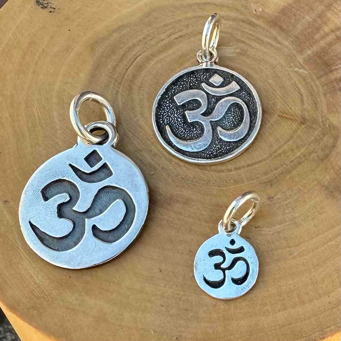 Medalla Om 1,5 cm de Plata 950 2