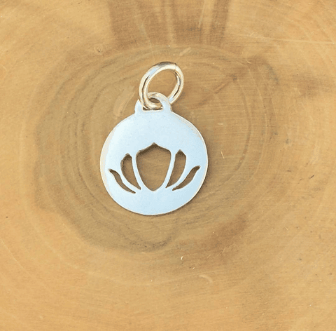 Medalla Flor de Loto Calada de Plata 950