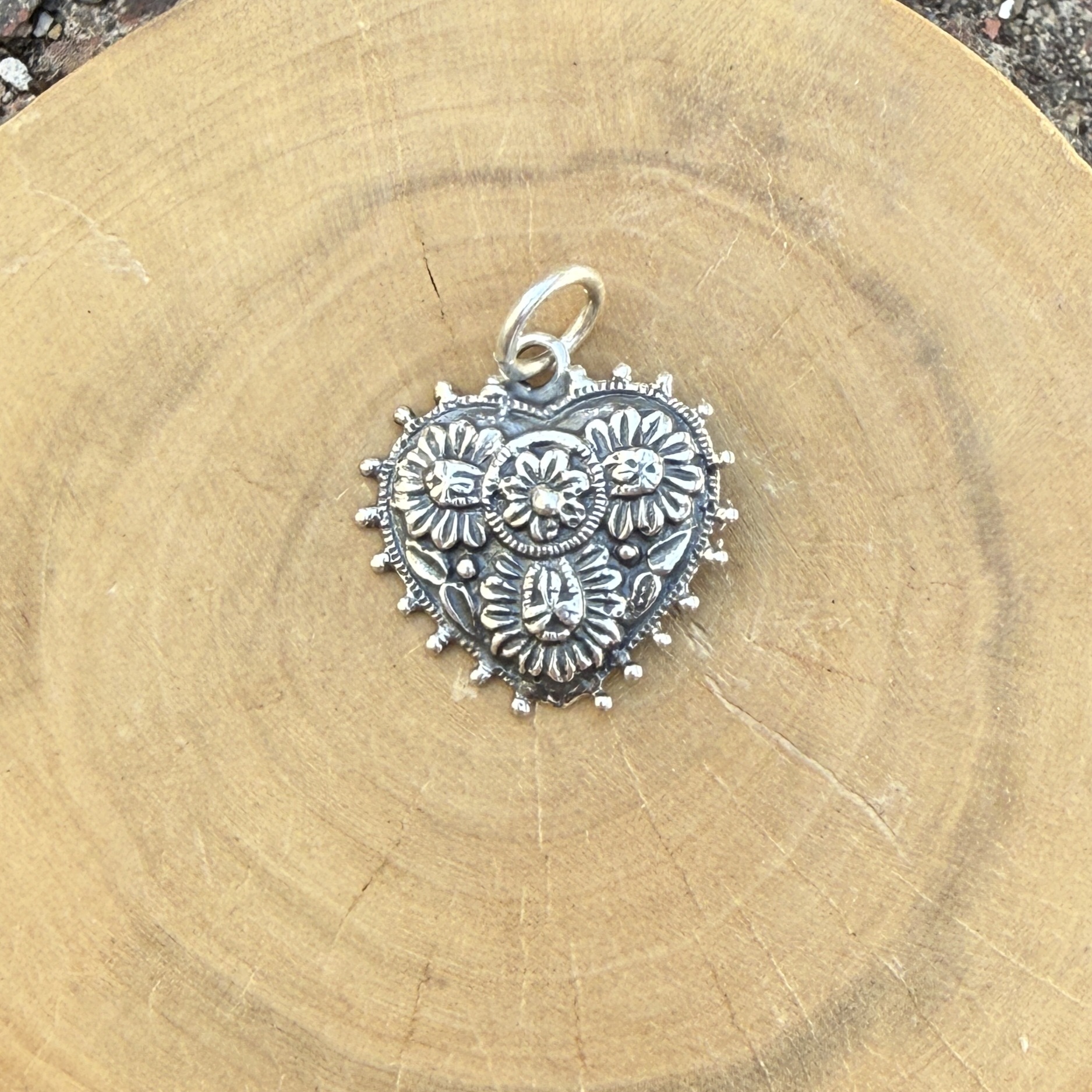 Medalla Corazón Flores Grande de Plata 950 1