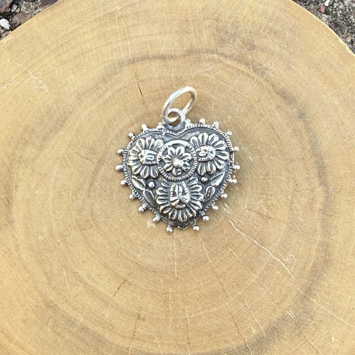 Medalla Corazón Flores Grande de Plata 950 1