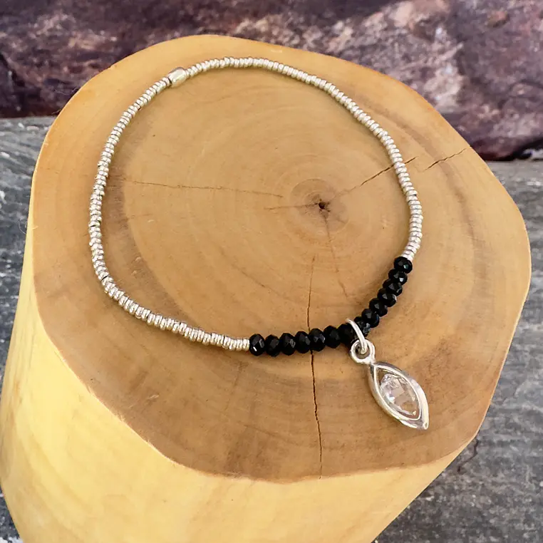 Pulsera elástica de mostacillas de Turmanlina negra, plata 1000 y Cuarzo Diamante Herkimer  1