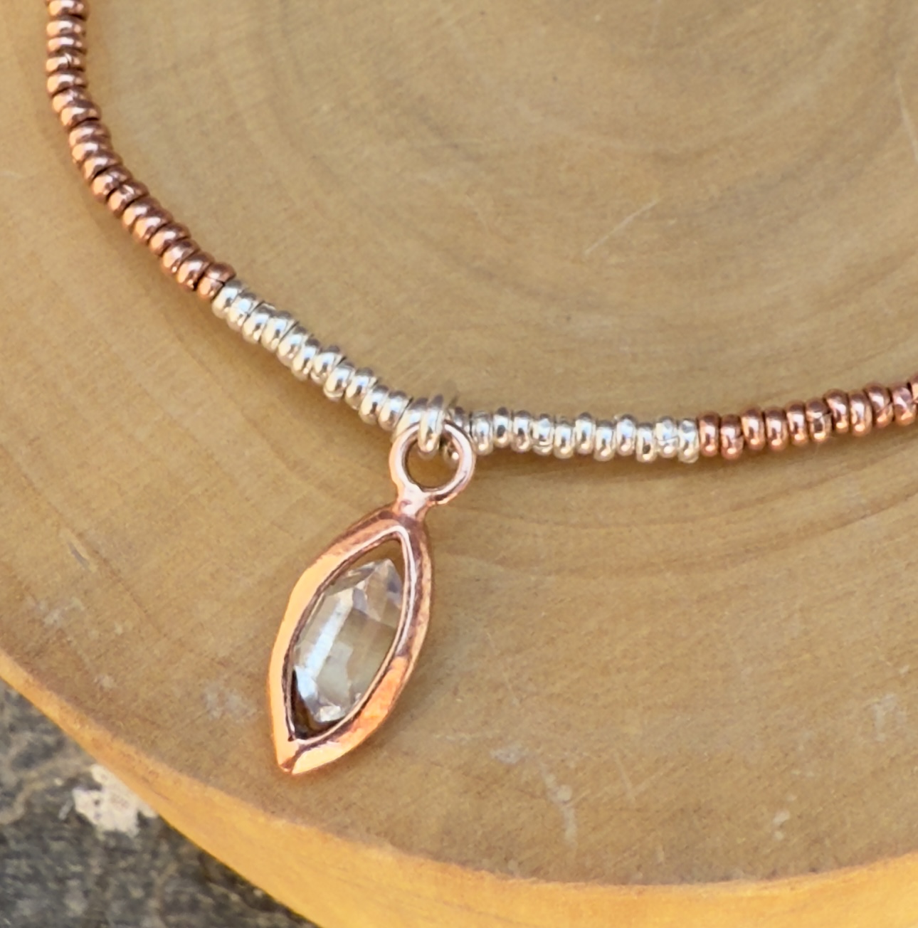 Pulsera elástica de mostacillas de Cobre, plata 1000 y Herkimer o cuarzo diamante 2