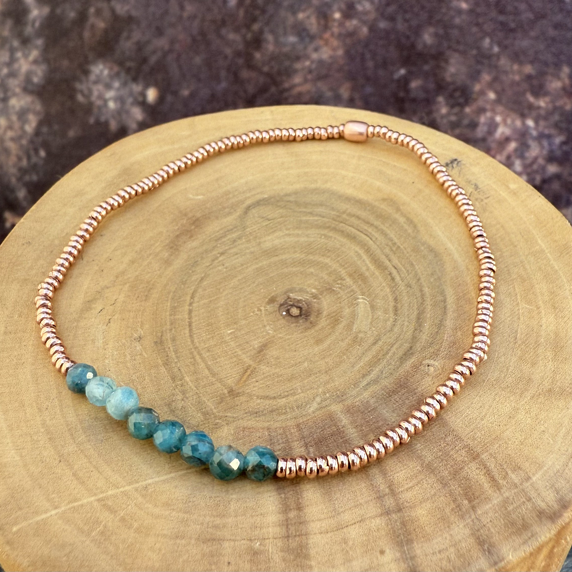 Pulsera Elástica de mostacillas de Cobre y Piedras 2