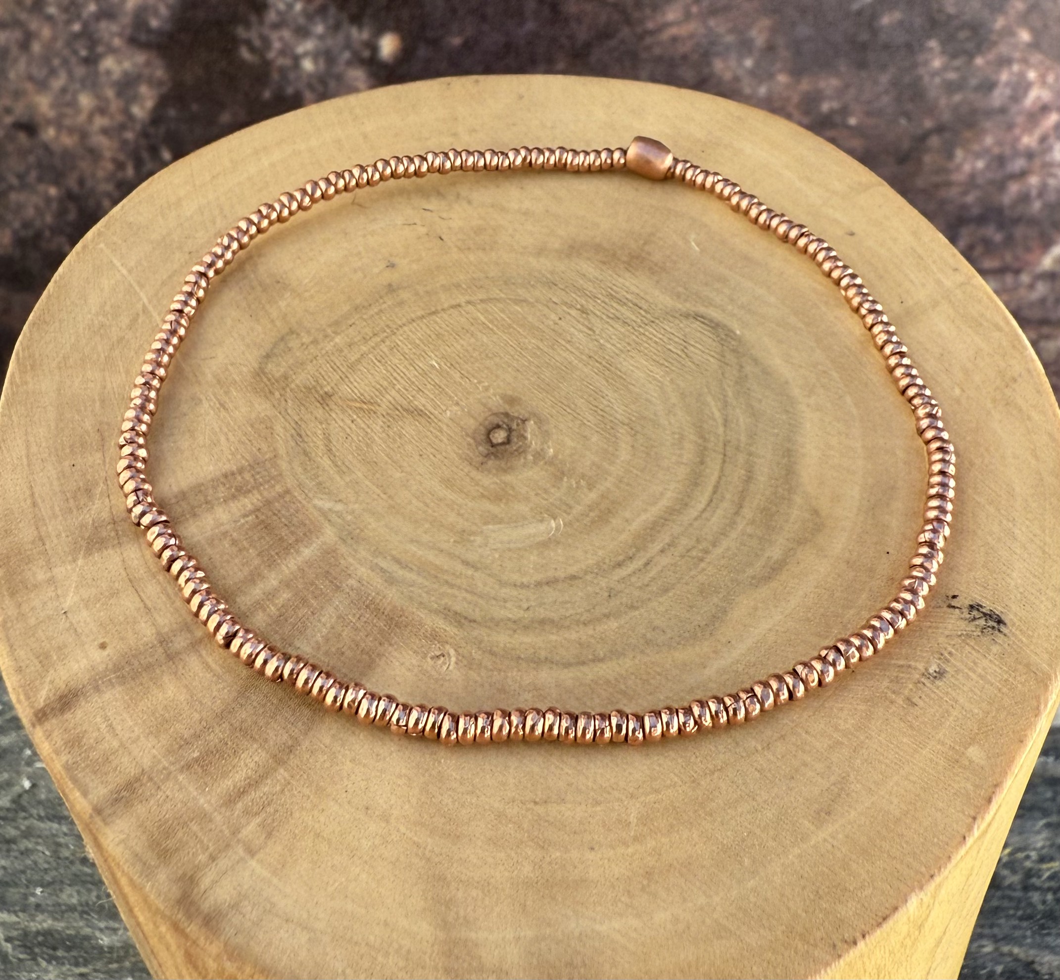 Pulsera Elástica con Mostacillas de Cobre 1