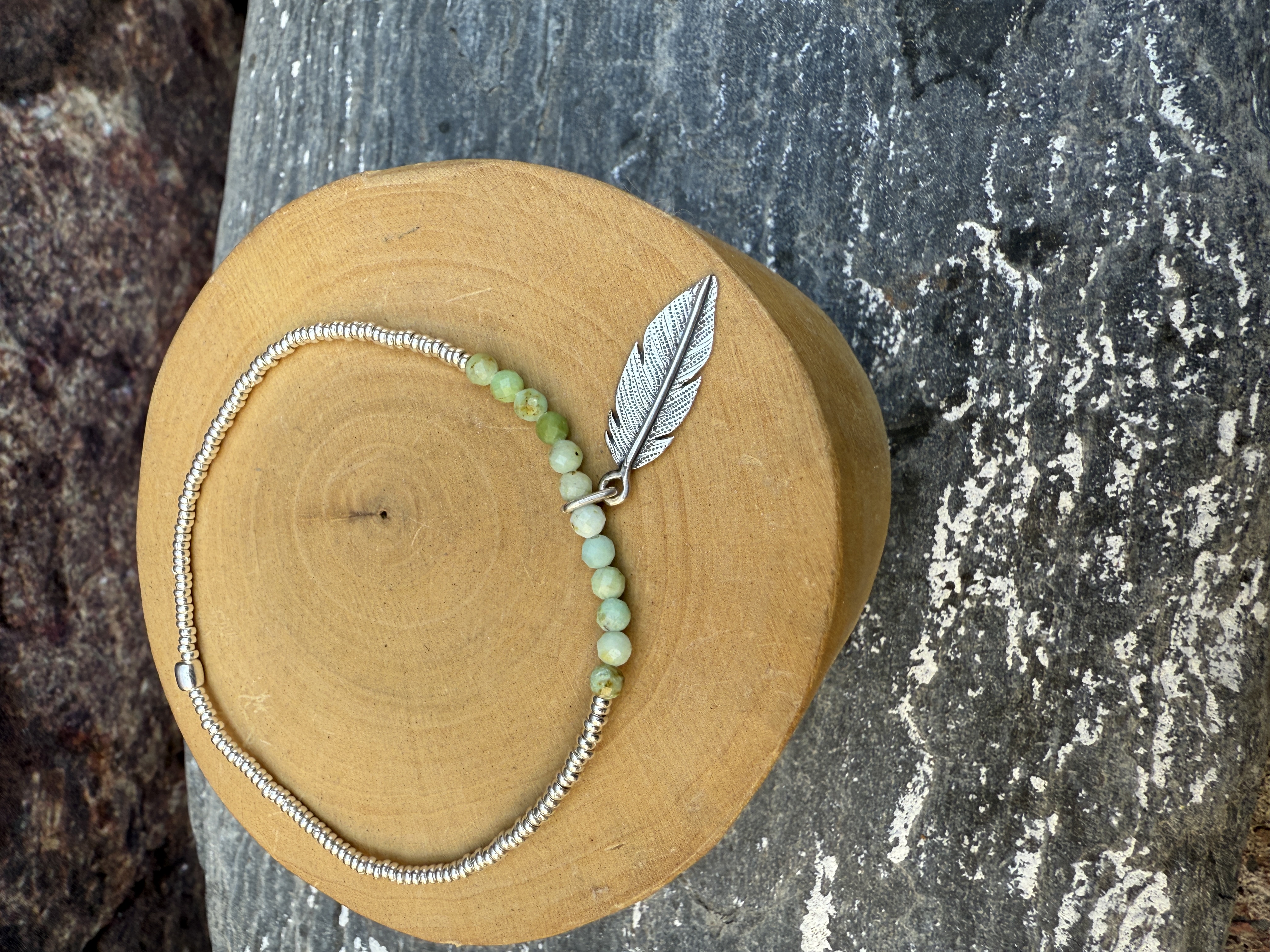 Pulsera elástica Pluma de plata 950 y mostacillas de plata 1000 y piedras  3