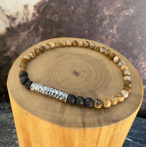 Pulsera Elástica con Tubo de Plata 950 Martillada con Mostacillas de Piedras Volcánicas y Jaspe Amarillo
