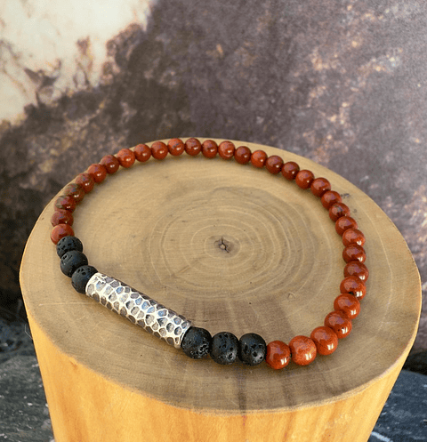 Pulsera Elástica Tubo Delgado de Plata 950 Martillado y Mostacillas de 4mm de Piedra Volcánica y Jaspe Rojo