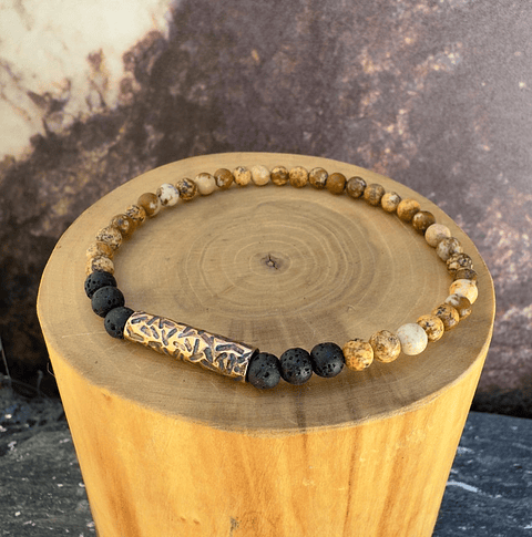 Pulsera Elástica Tubo Delgado de Cobre con Líneas Martilladas y Mostacillas de 4mm de Piedra Volcánica y Jaspe Amarillo