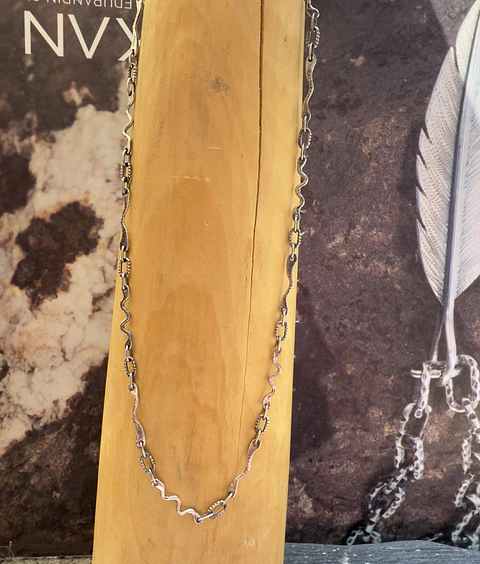 V Cadena de Plata 950 de Palitos con Curvas y Textura Fundida