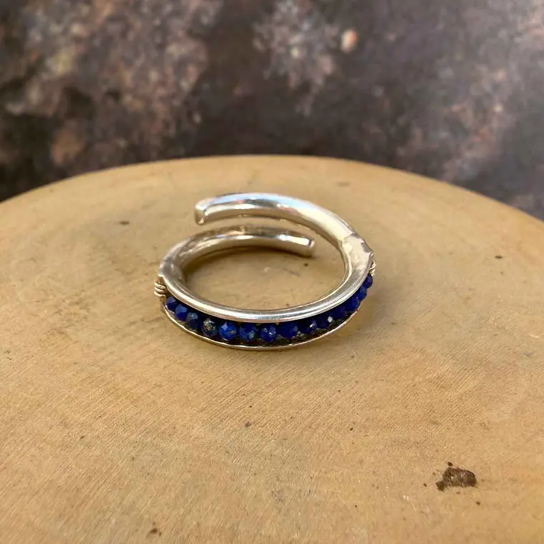 Anillo de Plata 950 con mostacillas de piedras  1