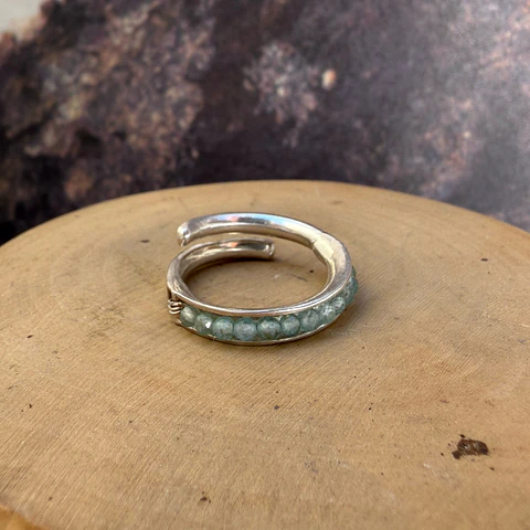 Anillo de Plata 950 con mostacillas de piedras 