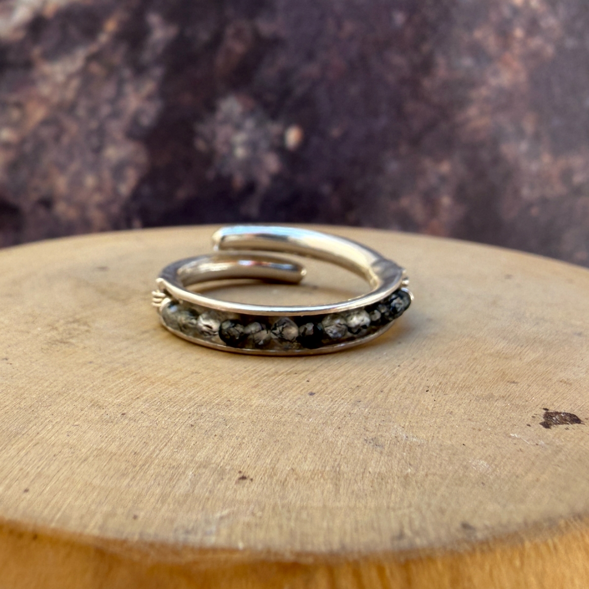 Anillo de Plata 950 con mostacillas de piedras  3