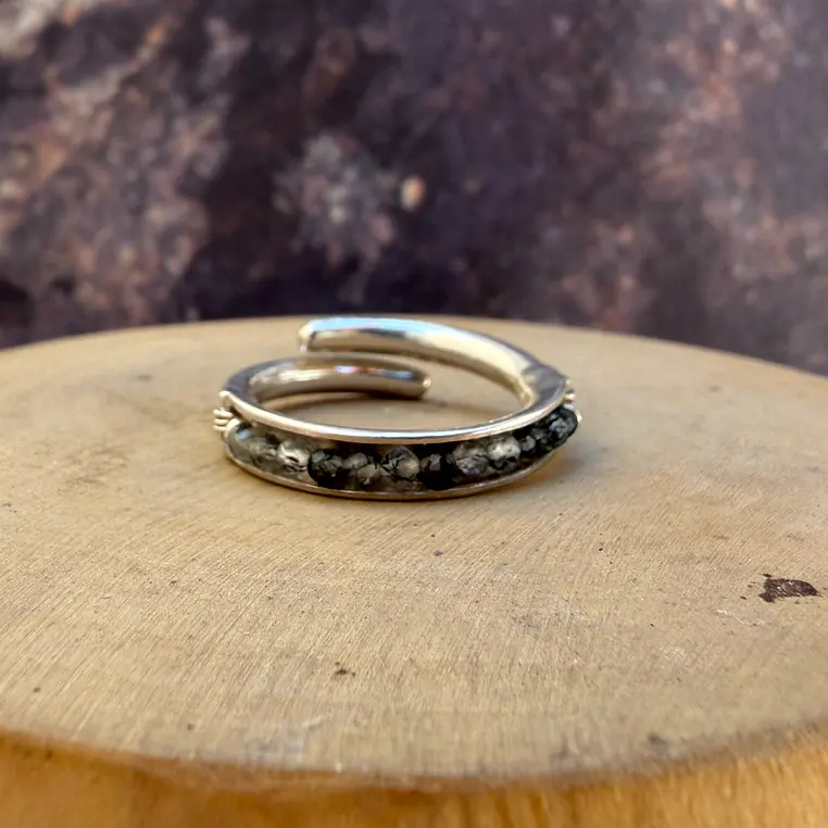 Anillo de Plata 950 con mostacillas de piedras  3