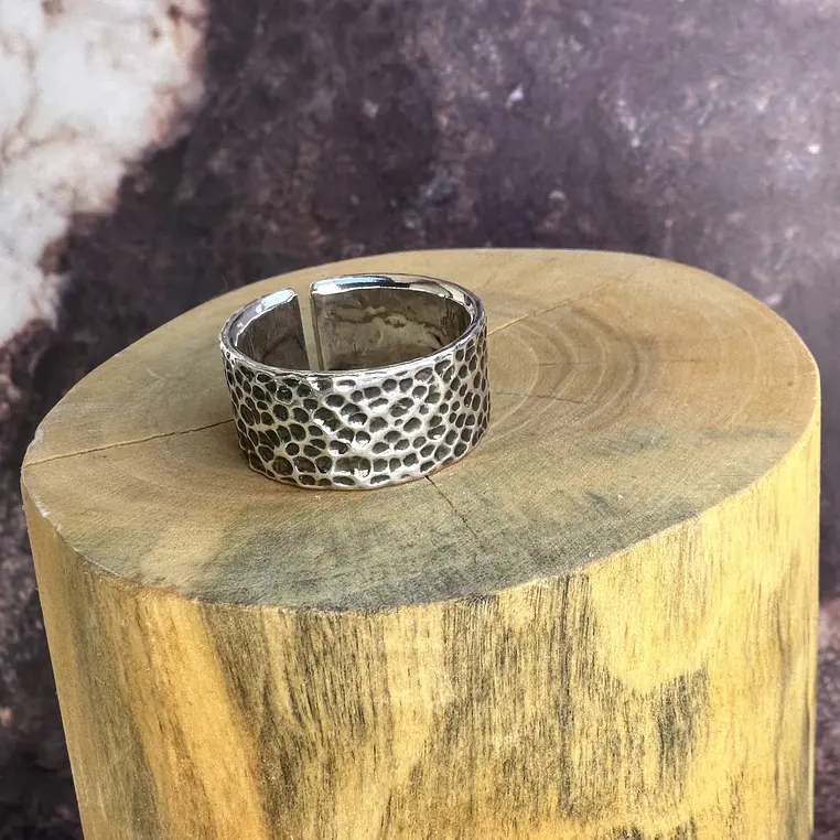 V Anillo Martillado Tupido de Plata 950  1