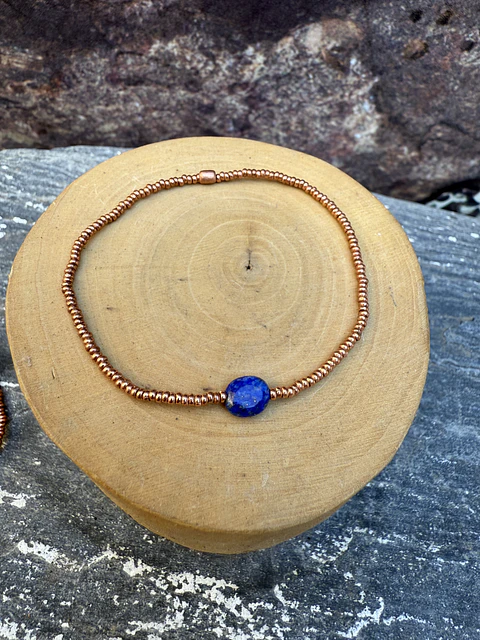 Pulsera Elástica de mostacillas de Cobre y Piedra central