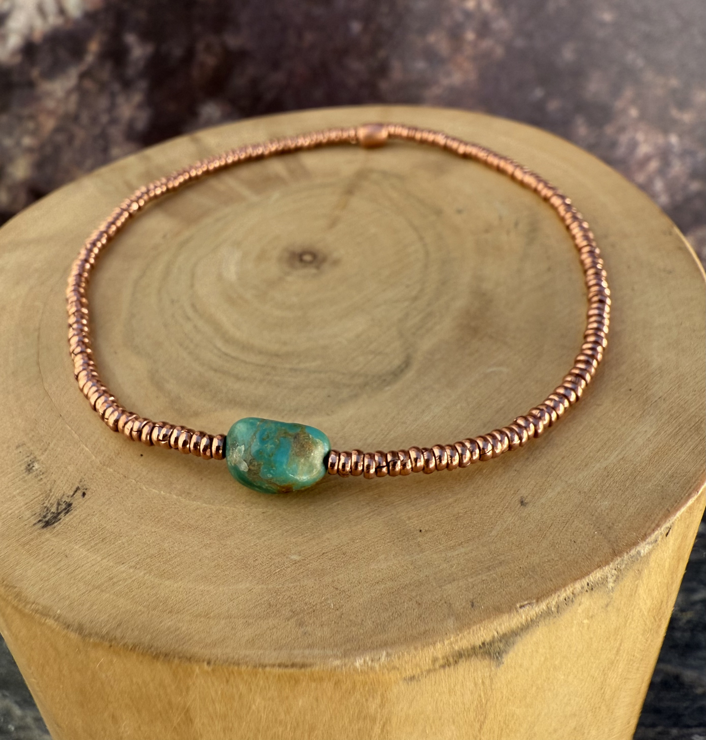 Pulsera elástica de mostacillas de Cobre y una piedra  2