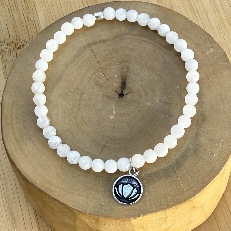 Pulsera elástica con Flor de Loto de plata 950 y mostacillas de Piedras 7