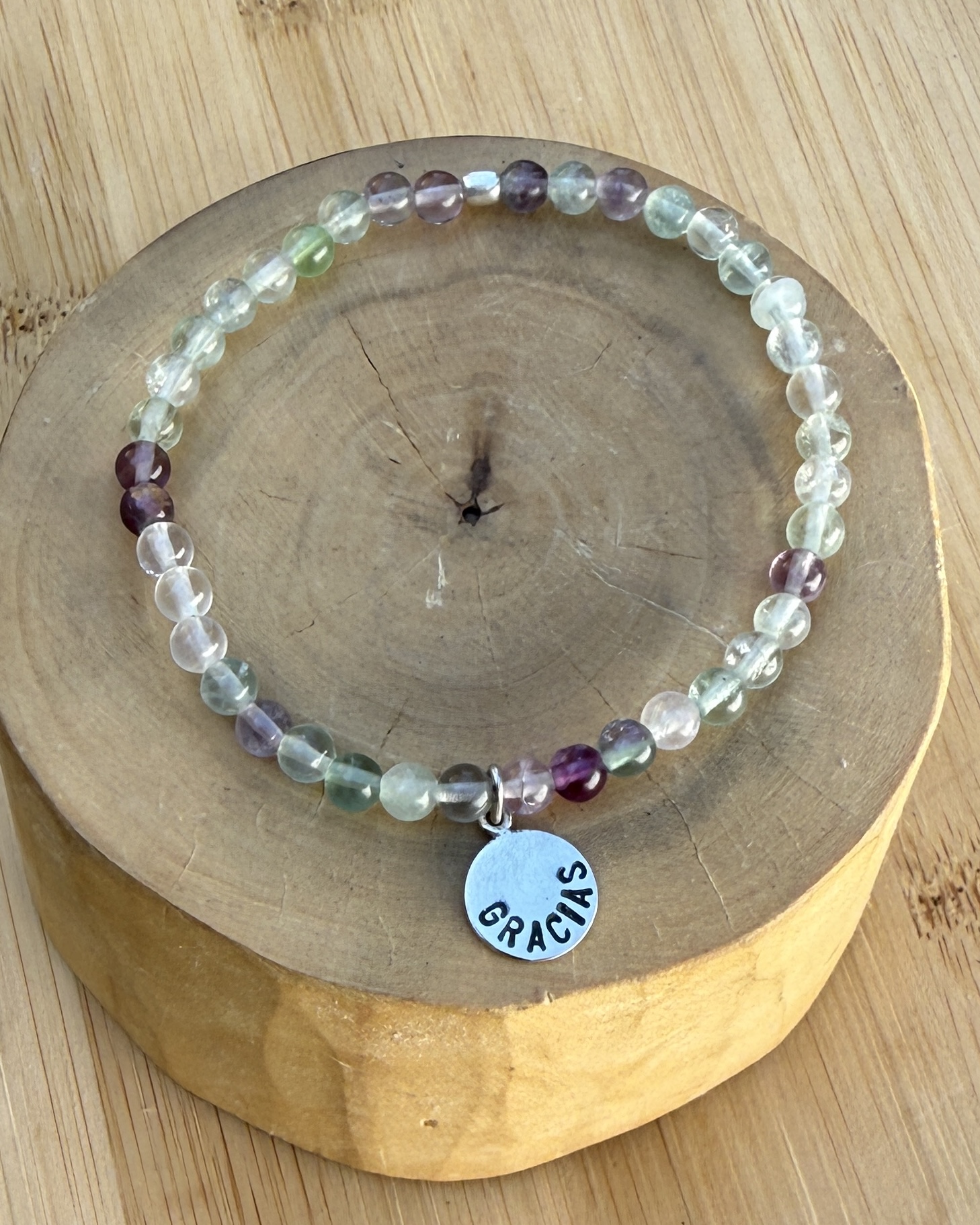 Pulsera elástica Gracias de Plata 950 con mostacillas de piedras 3