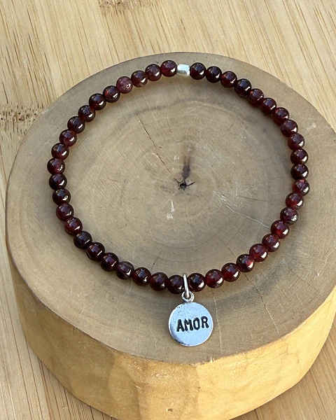 Pulsera elástica medalla Amor de plata 950 y mostacillas de piedras 