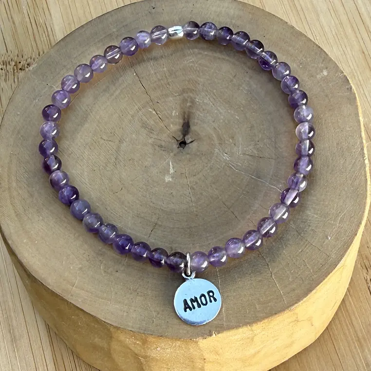 Pulsera elástica medalla Amor de plata 950 y mostacillas de piedras  1