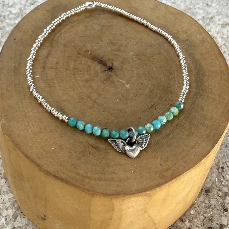 Pulsera elástica  Corazón con alas de Plata 950, Mostacillas de Plata 1000 y piedras 2