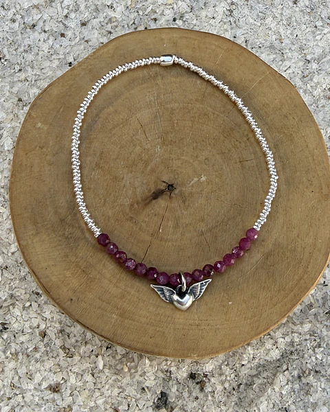 Pulsera Elástica Medalla Corazón con alas Plata 950, Mostacillas de Plata 1000 y piedras
