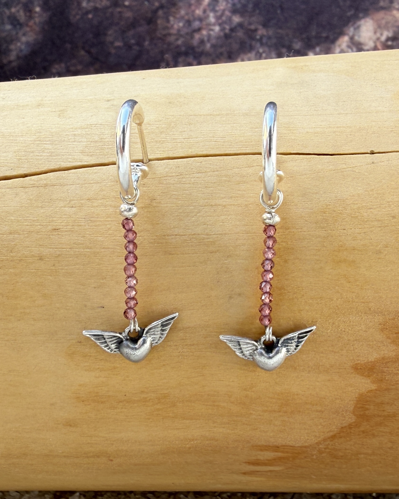 Aros Argollas y Corazón con Alas de Plata 950 y Mostacillas de Piedras  1