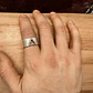 V Anillo con Triángulo Calado de Plata 950 - Miniatura 2