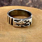 V Anillo con Textura de Piedra y Canales de Plata 950 - Miniatura 1