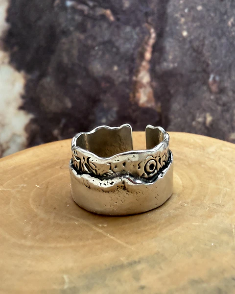 V Anillo Uno sobre Otro con Texturas de Plata 950
