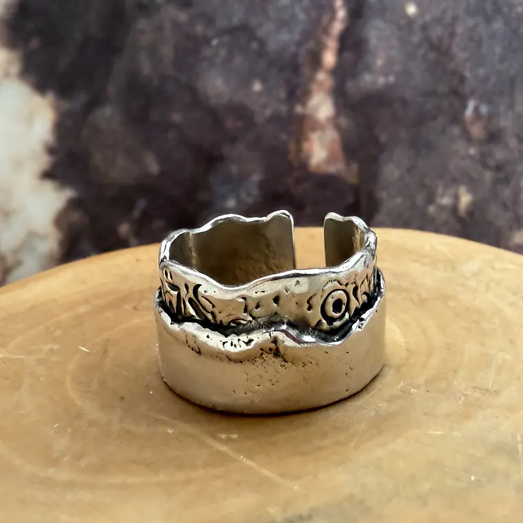 V Anillo Uno sobre Otro con Texturas de Plata 950 1