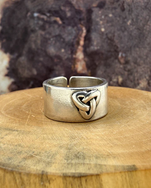V Anillo Triqueta de Plata 950
