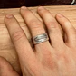 U Anillo Ajustable Lámina con Pluma Plata 950 - Miniatura 2